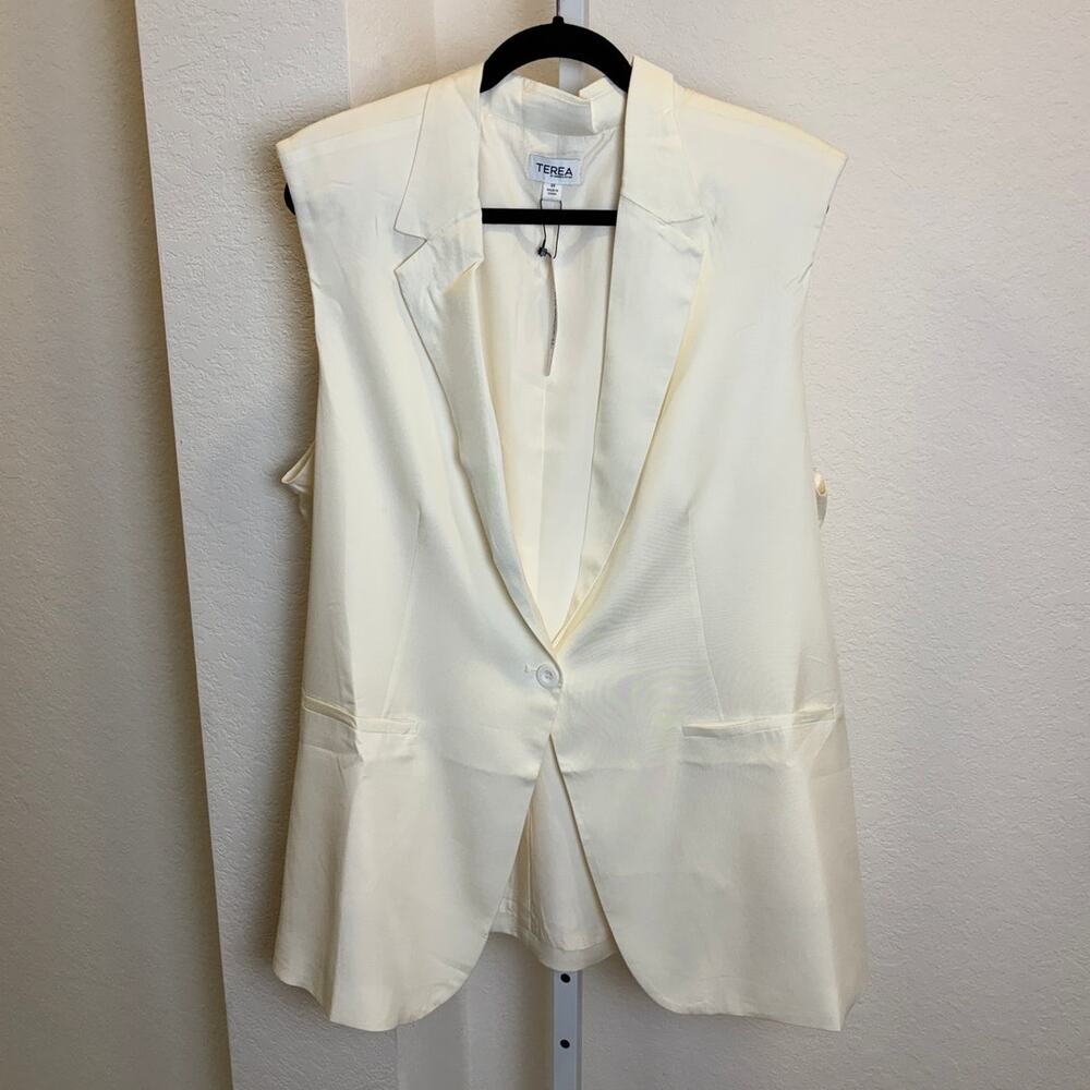 Terea Andrea Pitters Ivory Women's Plus Size Vest 3X NWT